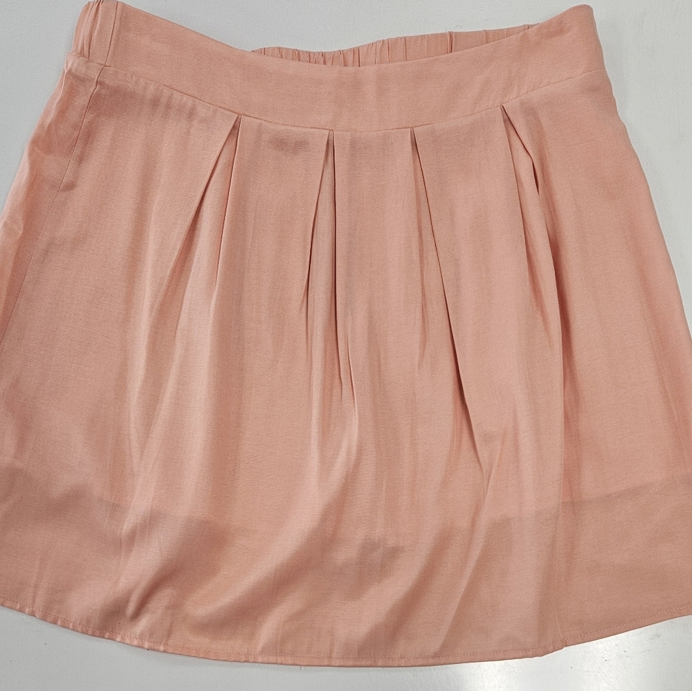 NWOT Molly Bracken Elegant Peach Pleated Skort
